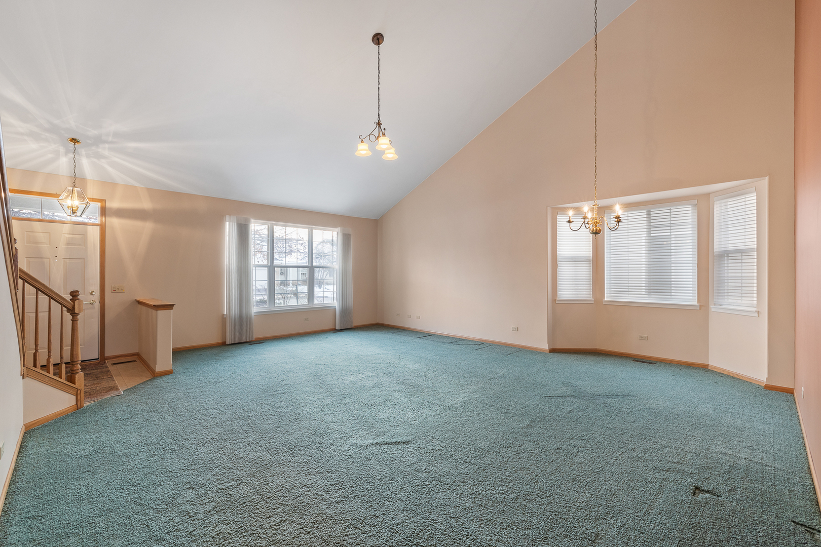 631 Saugatuk Circle Romeoville, IL 60446 - Photo 4 of 22 a view of a livingroom with a staircase