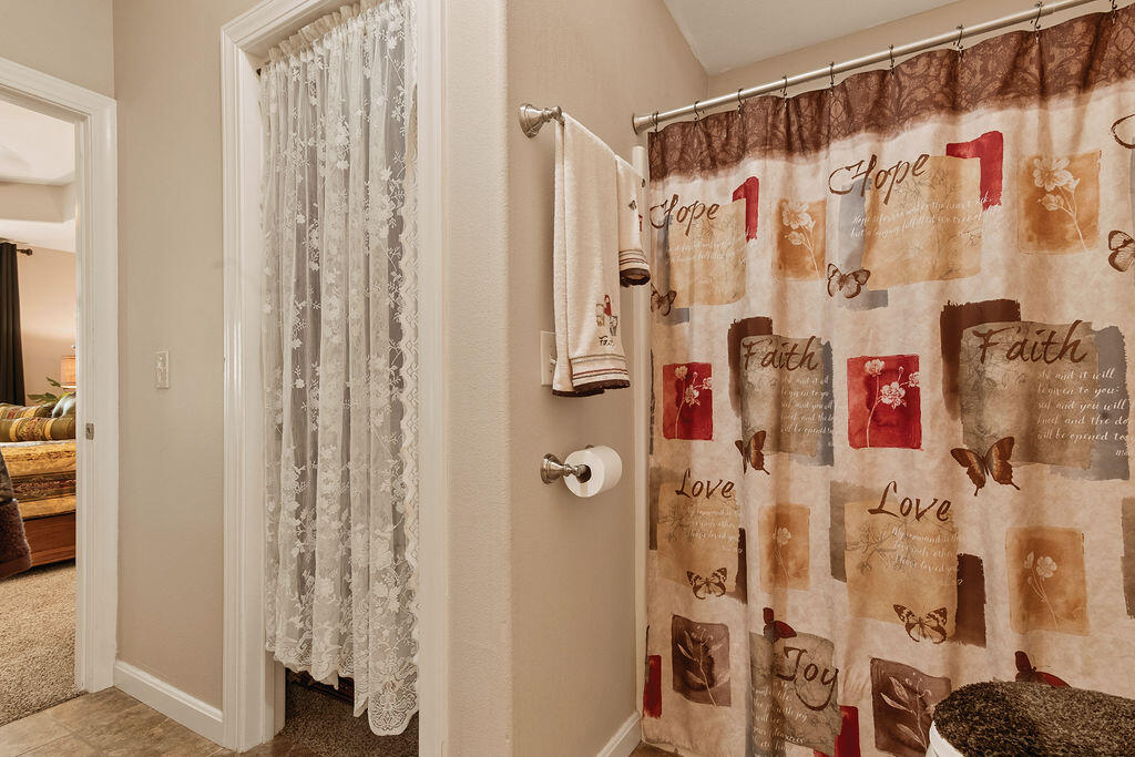 180 Grace Chapel Road, Unit 210 Blue Eye, MO 65611 - Photo 13 of 21 Bath
