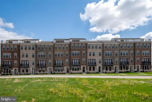 $569,900 | 20875 Murry Fls Terrace, Ashburn, VA 20147