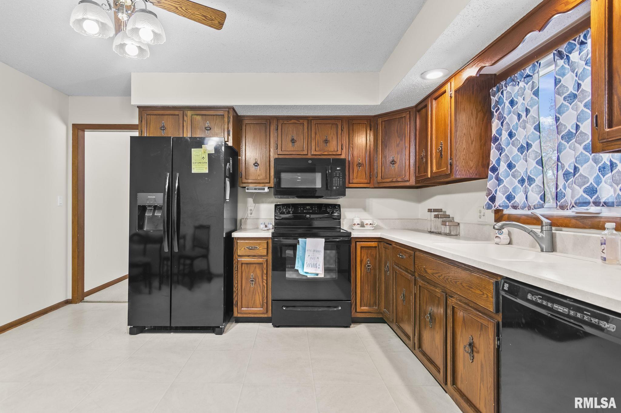 169 Bellerive Road Springfield, IL 62704 - Photo 11 of 32