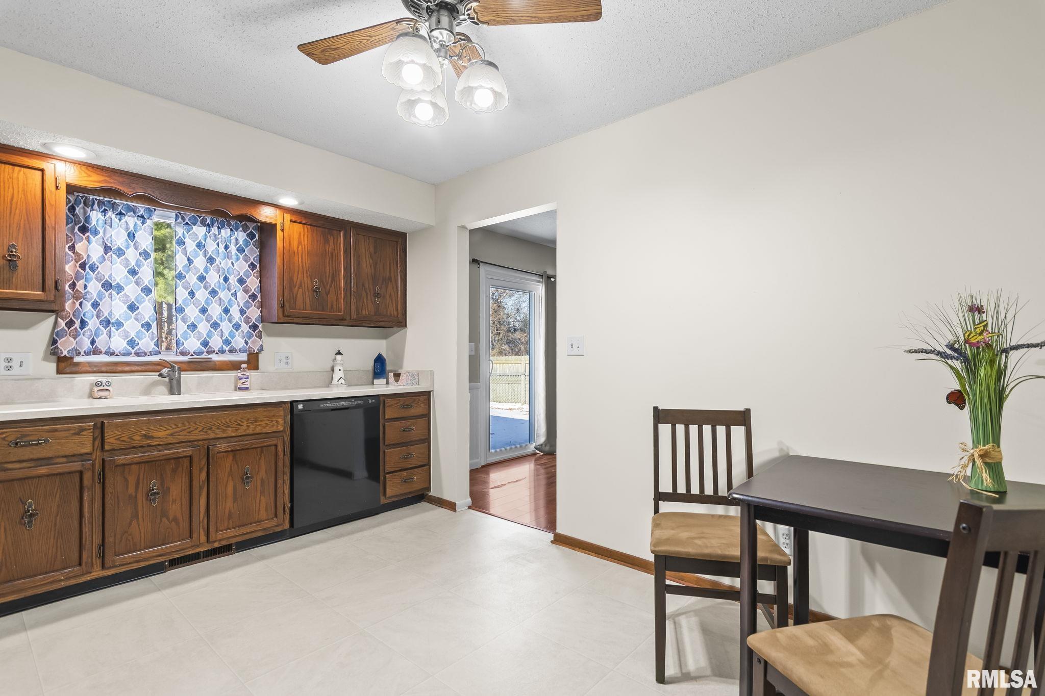 169 Bellerive Road Springfield, IL 62704 - Photo 10 of 32