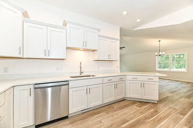 $442,900 | 310 North Trailview Court, Waterford, WI 53185