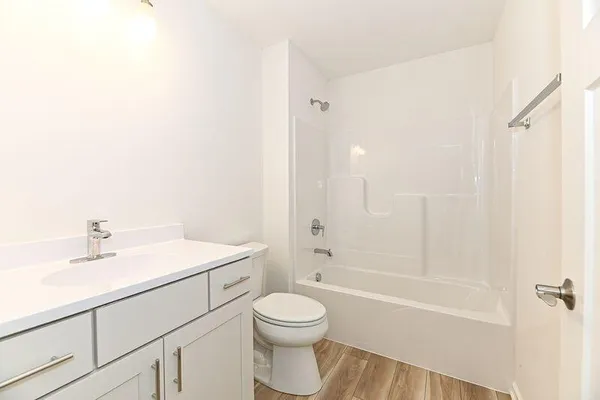 $442,900 | 310 North Trailview Court, Waterford, WI 53185