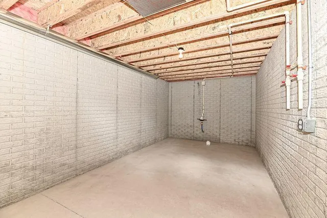 $442,900 | 310 North Trailview Court, Waterford, WI 53185