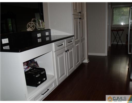 108 New Road Kendall Park, NJ 08824 - Photo 5 of 25 Gallery Image 5
