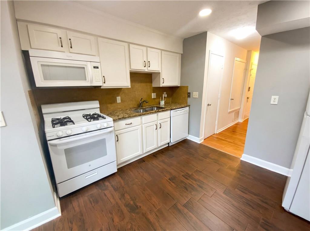 311 Quail Run Roswell, GA 30076 - Photo 2 of 17