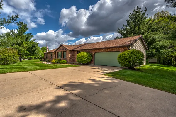 $575,000 | S885 Spring Green Way, Batavia, IL 60510
