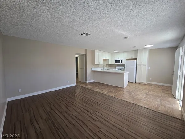 $1,025 | 312 North 14th Street, Unit A, Las Vegas, NV 89101