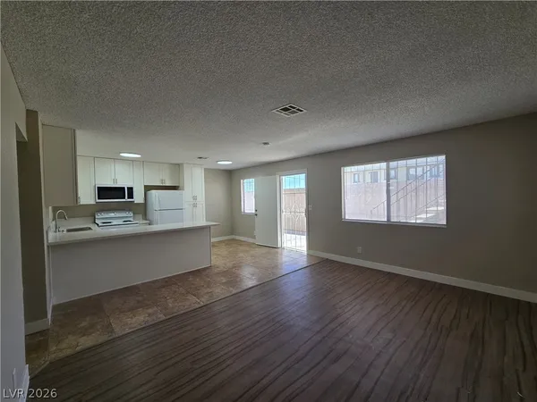 $1,025 | 312 North 14th Street, Unit A, Las Vegas, NV 89101