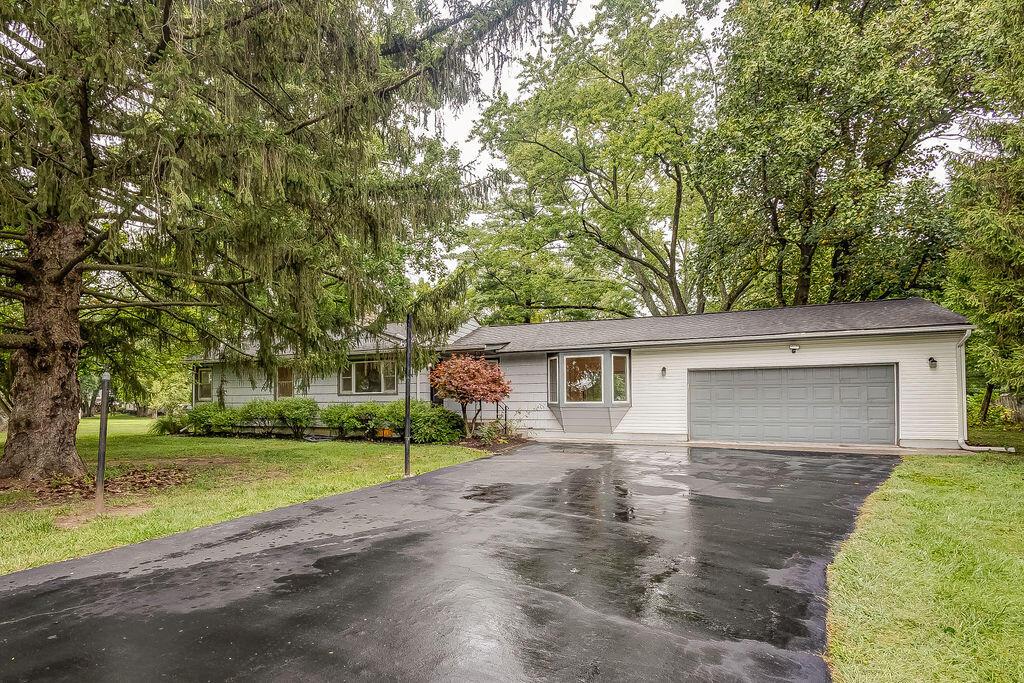 6541 Charles Road Westerville, OH 43082 - Photo 2 of 24 1-2