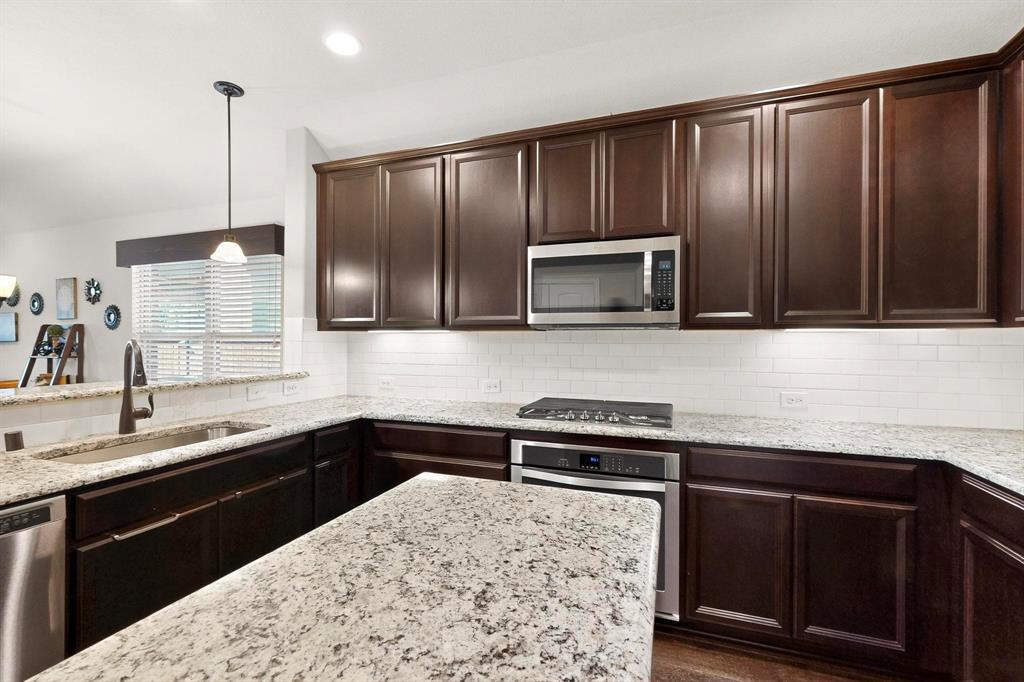 1628 Ridge Creek Lane Aubrey, TX 76227 - Photo 10 of 40