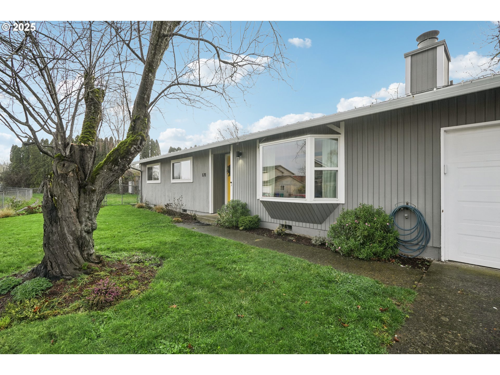 171 Northeast 18th Street Gresham, OR 97030 - Photo 4 of 35