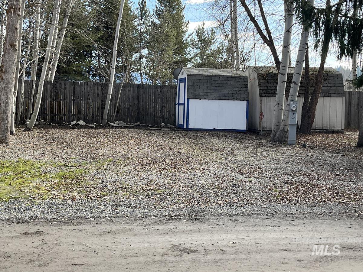 25 F Street Cascade, ID 83611 - Photo 4 of 18