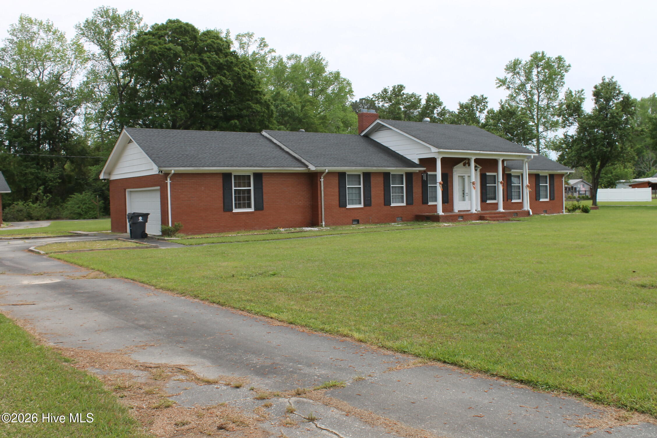 1408 Union Valley Road Whiteville, NC 28472 - Photo 5 of 58 IMG_3323