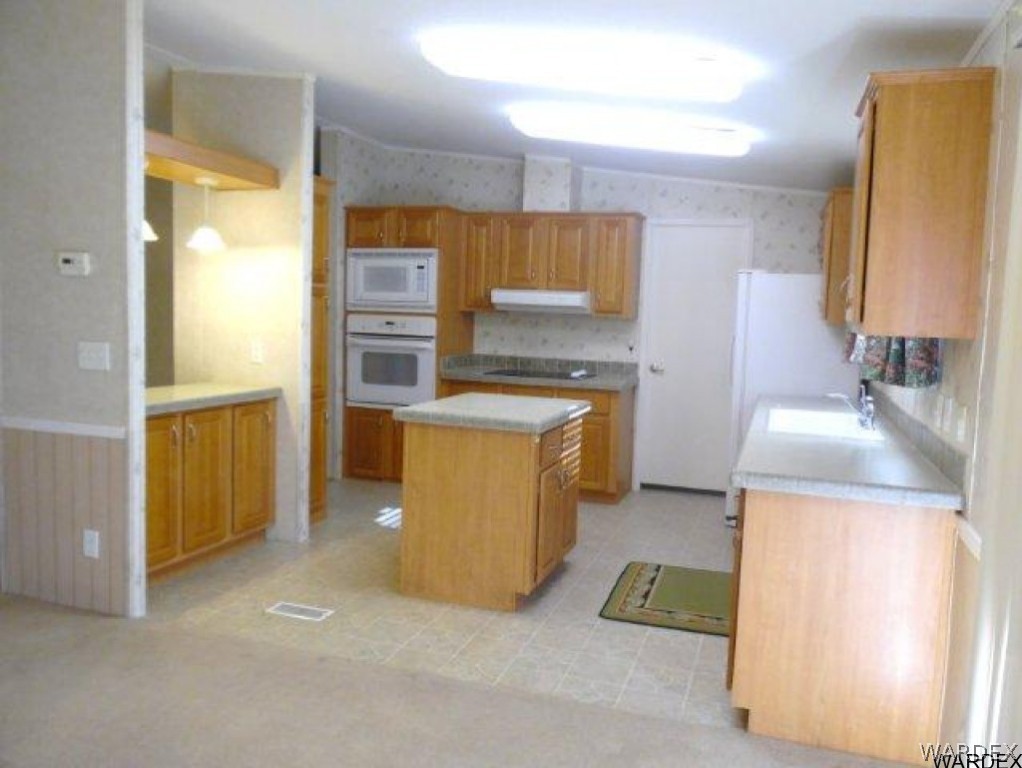 3645 Glen Canyon Road Golden Valley, AZ 86413 - Photo 7 of 22 Kitchen