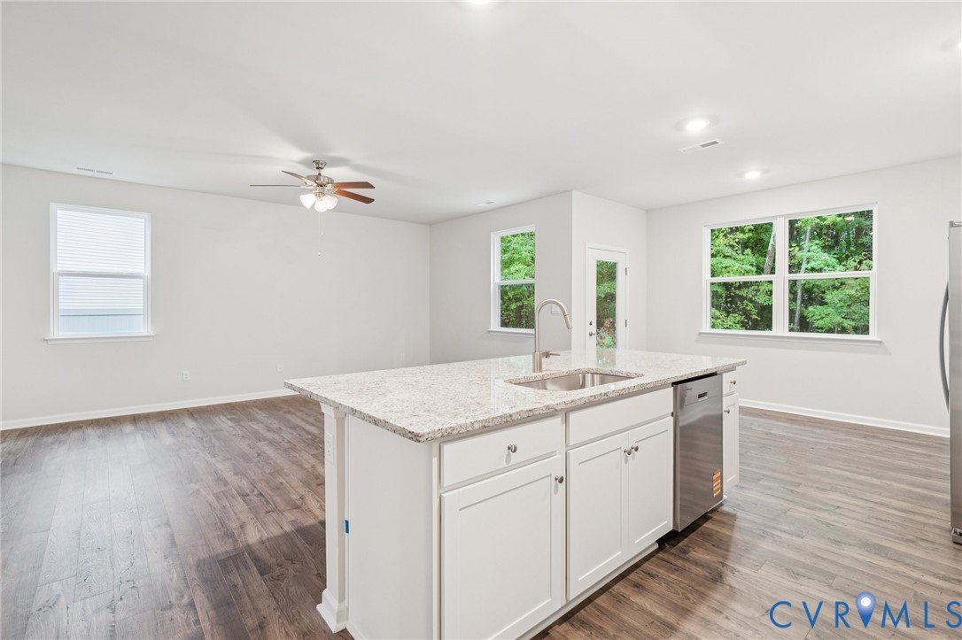 6296 Sterling Way Ruther Glen, VA 22546 - Photo 8 of 27