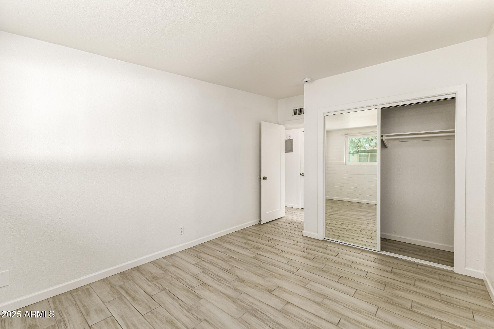 6708 East Cheery Lynn Road, Unit B Scottsdale, AZ 85251 - Photo 27 of 35 a view of an empty room