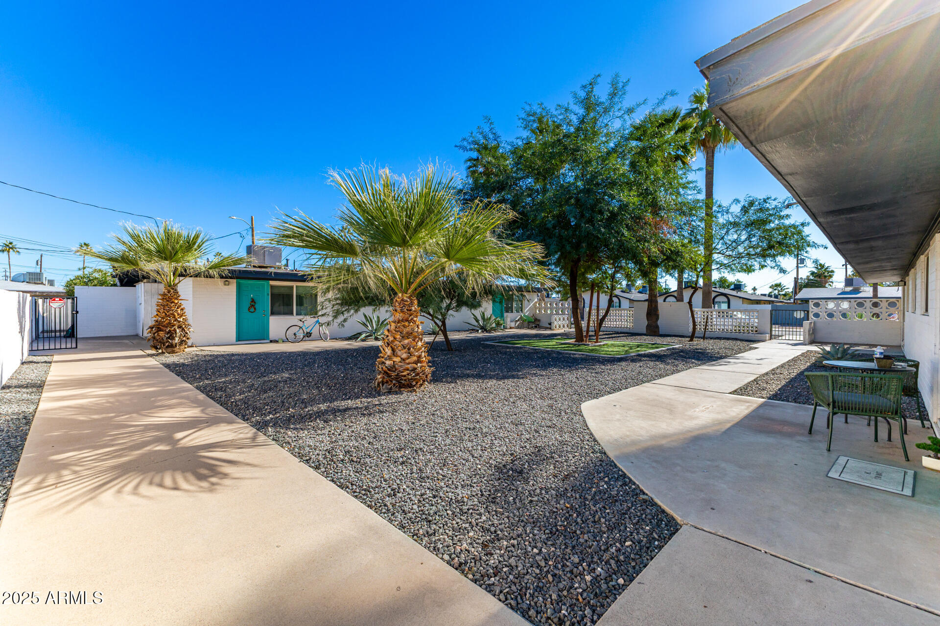 6708 East Cheery Lynn Road, Unit B Scottsdale, AZ 85251 - Photo 32 of 35 a view of a backyard with sitting area