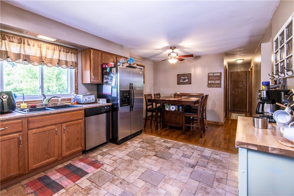 475 Heasley Road Pulaski, PA 16143 - Photo 7 of 25 Gallery Image 7