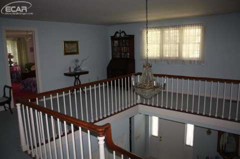 1012 East River Road Flushing, MI 48433 - Photo 10 of 18 20440679-9.JPG