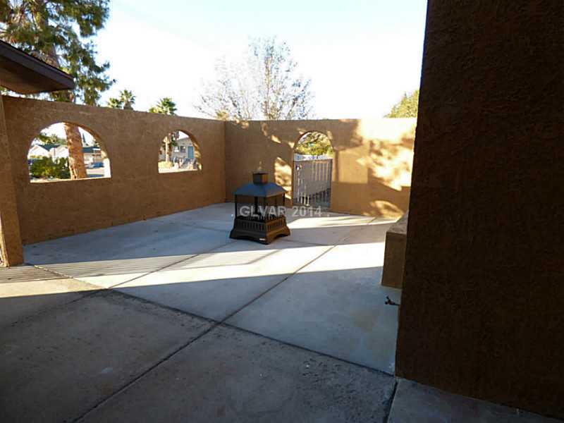 2320 Thoroughbred Road Henderson, NV 89002 - Photo 3 of 34 Property Photo. Courtyard