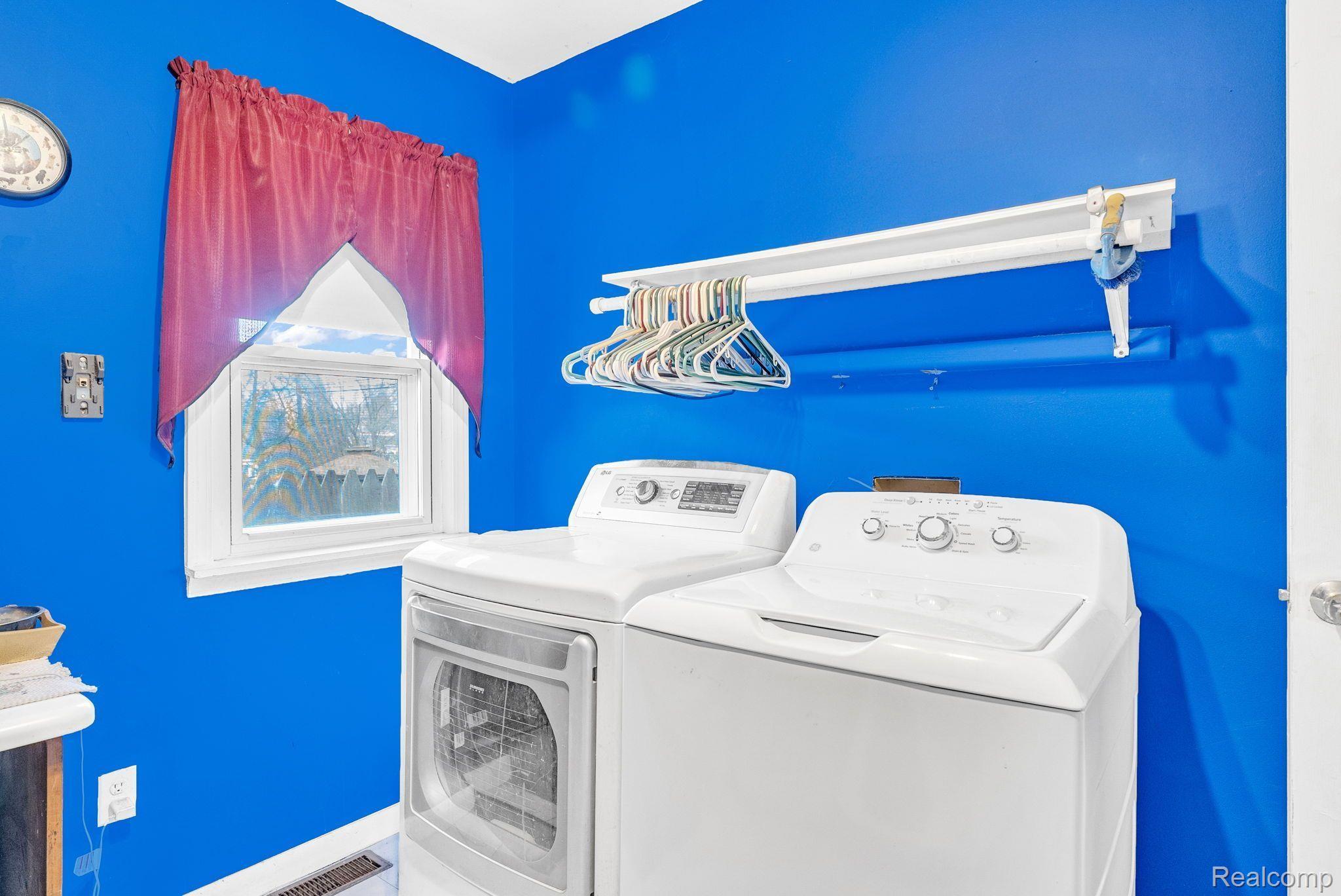 295 Rivard Boulevard Waterford, MI 48327 - Photo 15 of 28 Gallery Image 15
