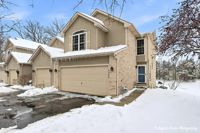 $244,900 | 3332 Twisted Oak Court, McHenry, IL 60051