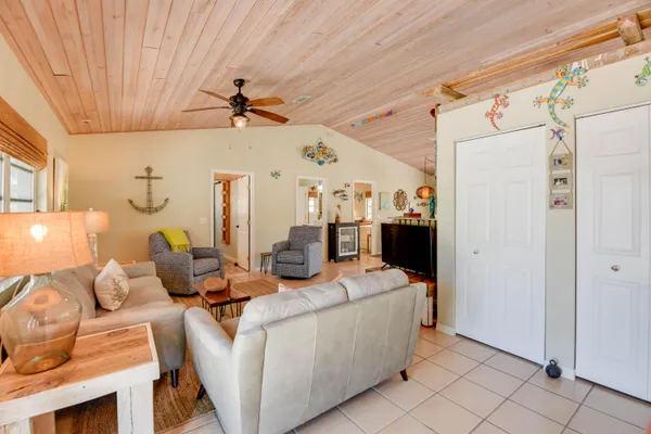 $1,250,000 | 20868 5th Avenue West, Cudjoe, FL 33042