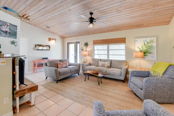 $1,250,000 | 20868 5th Avenue West, Cudjoe, FL 33042