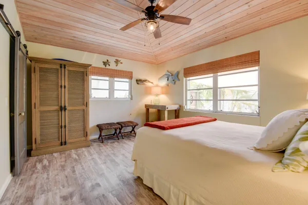 $1,250,000 | 20868 5th Avenue West, Cudjoe, FL 33042