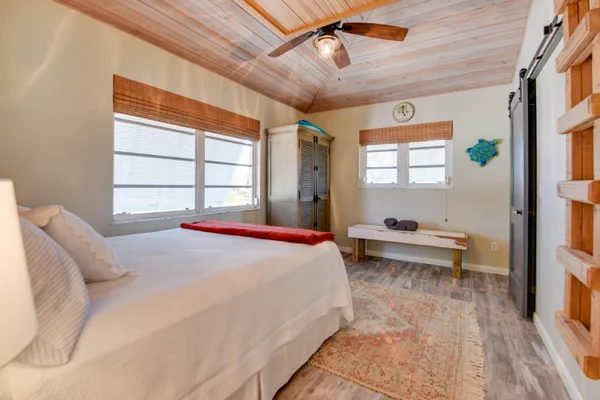 $1,250,000 | 20868 5th Avenue West, Cudjoe, FL 33042