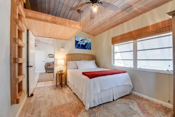 $1,250,000 | 20868 5th Avenue West, Cudjoe, FL 33042
