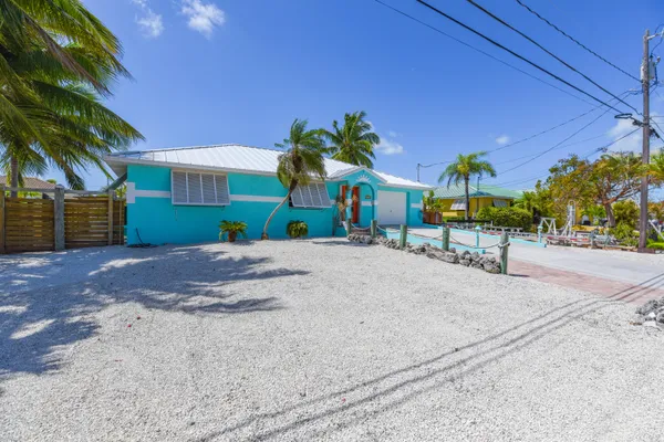 $1,250,000 | 20868 5th Avenue West, Cudjoe, FL 33042