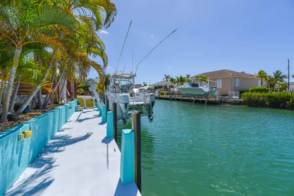 $1,250,000 | 20868 5th Avenue West, Cudjoe, FL 33042