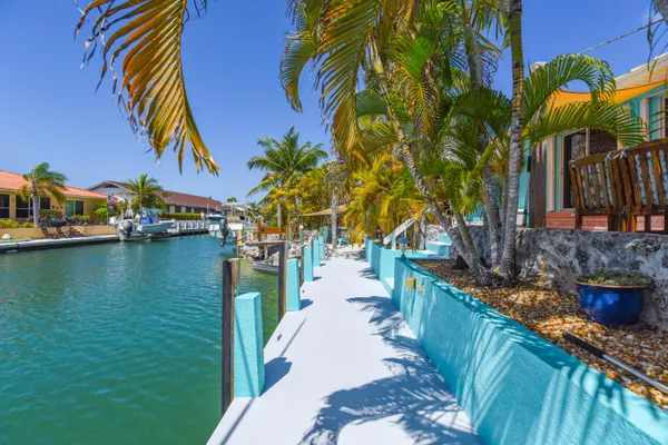 $1,250,000 | 20868 5th Avenue West, Cudjoe, FL 33042