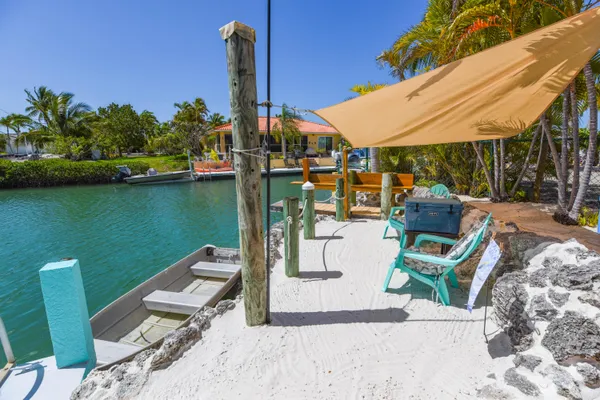 $1,250,000 | 20868 5th Avenue West, Cudjoe, FL 33042