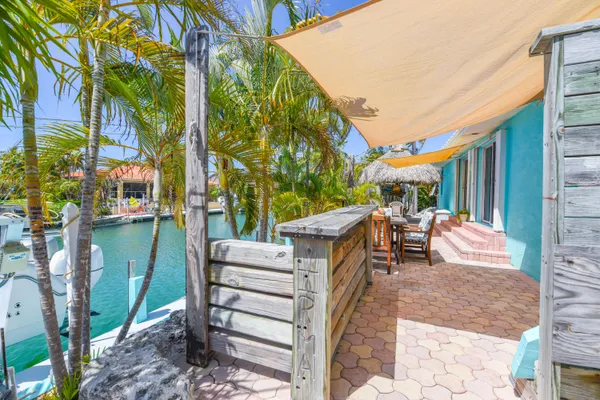 $1,250,000 | 20868 5th Avenue West, Cudjoe, FL 33042