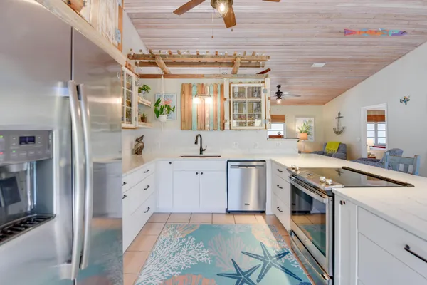 $1,250,000 | 20868 5th Avenue West, Cudjoe, FL 33042