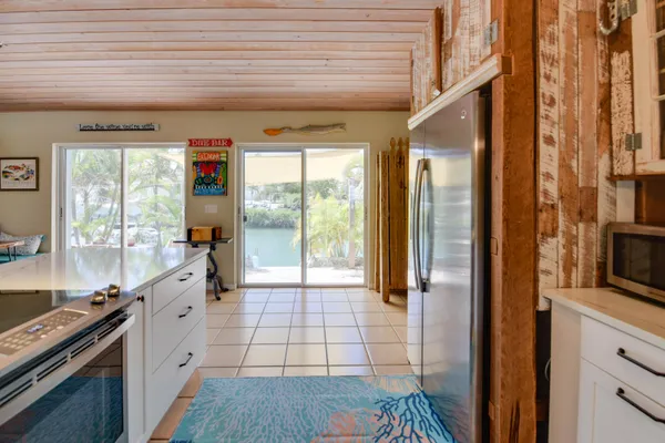 $1,250,000 | 20868 5th Avenue West, Cudjoe, FL 33042