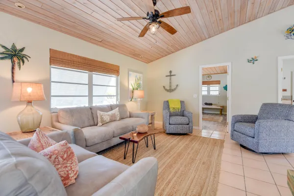 $1,250,000 | 20868 5th Avenue West, Cudjoe, FL 33042