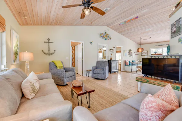 $1,250,000 | 20868 5th Avenue West, Cudjoe, FL 33042