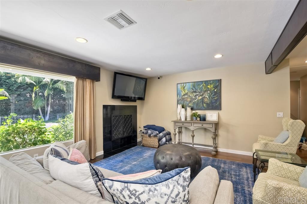 1636 Burgundy Road Encinitas, CA 92024 - Photo 4 of 25