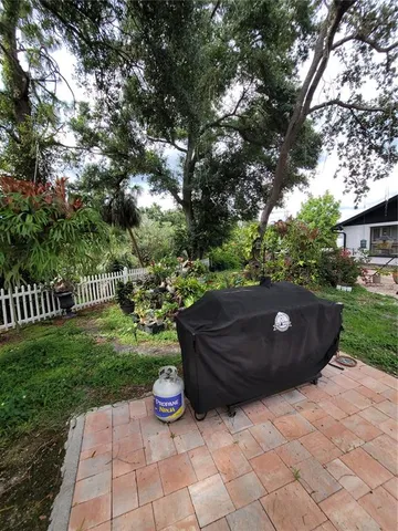 a view of entertaining space