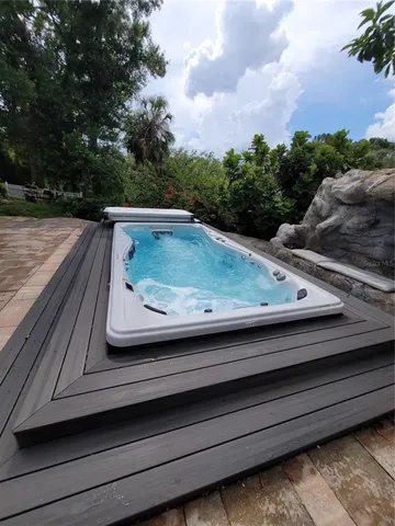 $3,650 | 8320 Woodlake Place, Tampa, FL 33615