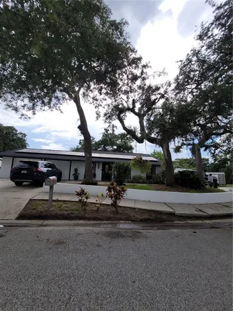 $3,650 | 8320 Woodlake Place, Tampa, FL 33615