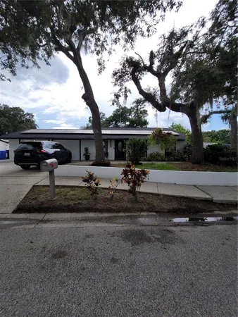 $3,650 | 8320 Woodlake Place, Tampa, FL 33615