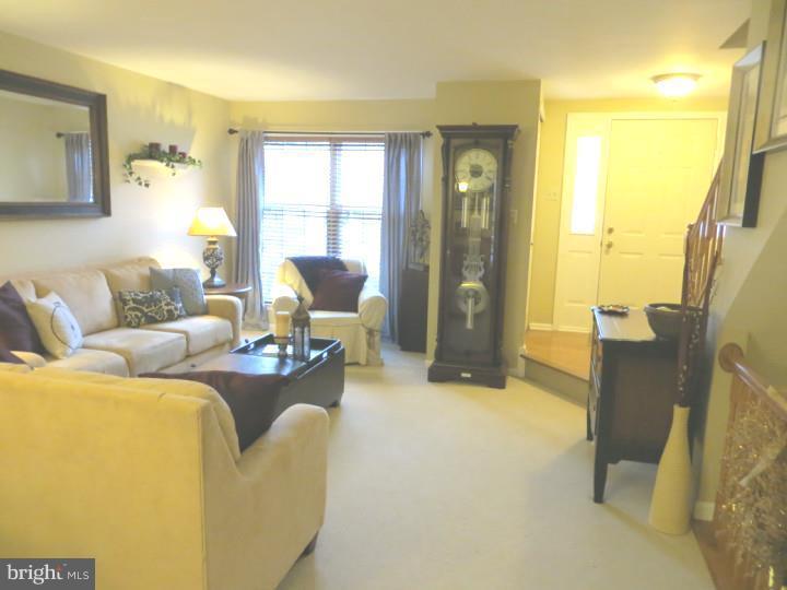 64 Charing Cross Road, Unit 31 Doylestown, PA 18901 - Photo 10 of 25 Living Room