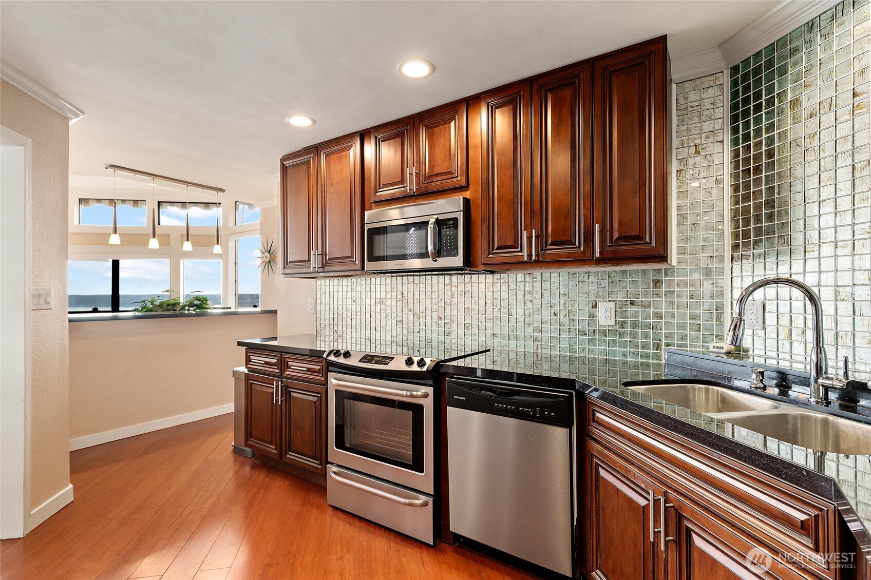 1919 Southwest Cove Point Road Burien, WA 98146 - Photo 16 of 29