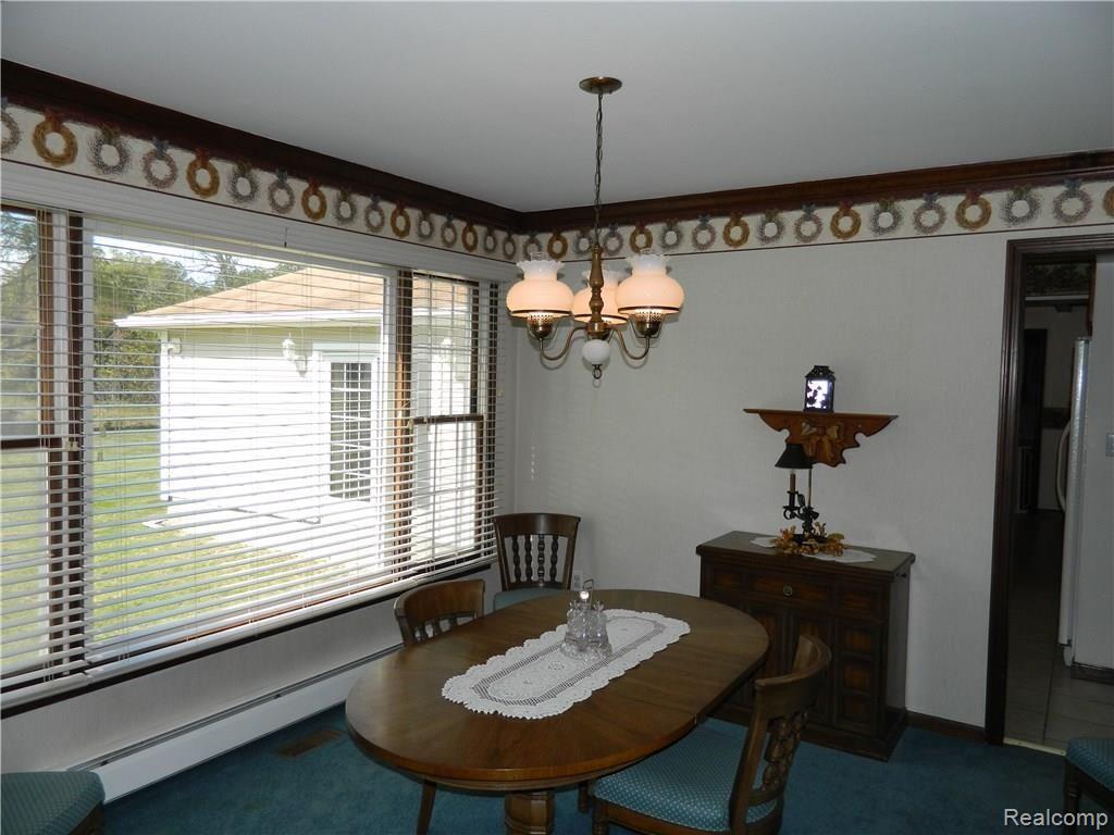 23113 Currie Road South Lyon, MI 48178 - Photo 29 of 49 Dining room