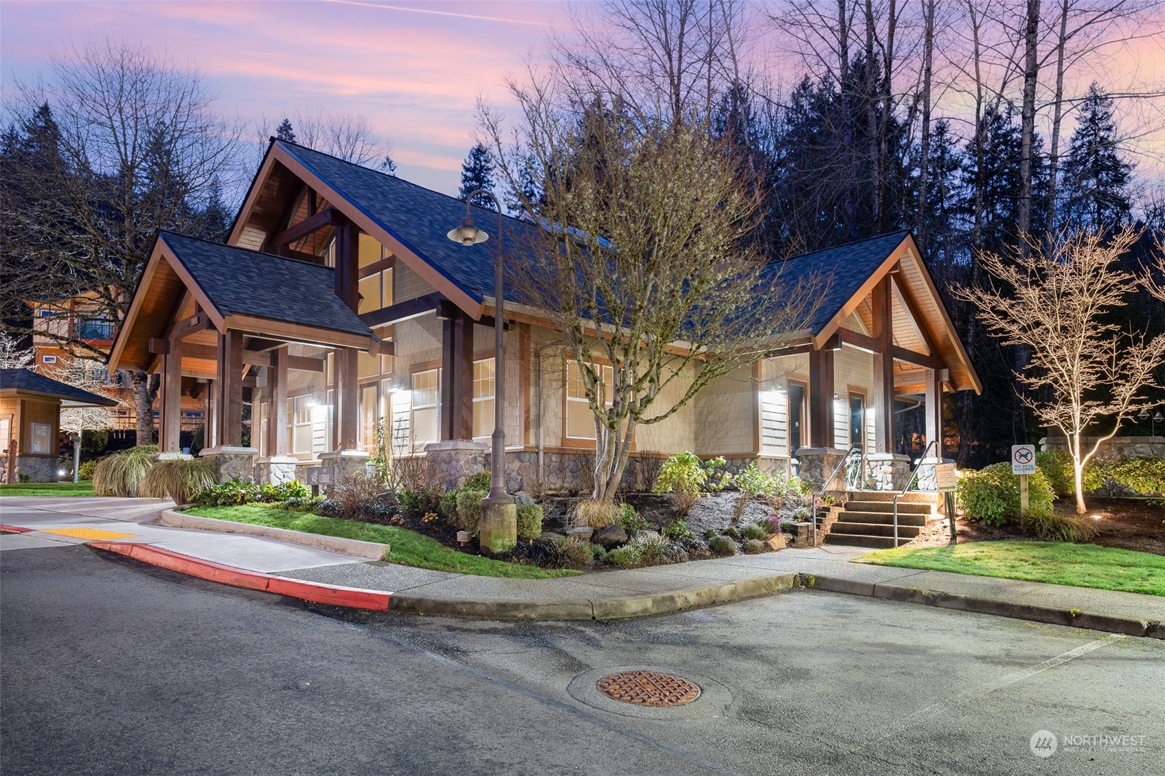 1074 Southwest Collier Place Issaquah, WA 98027 - Photo 30 of 36 a front view of a house with yard